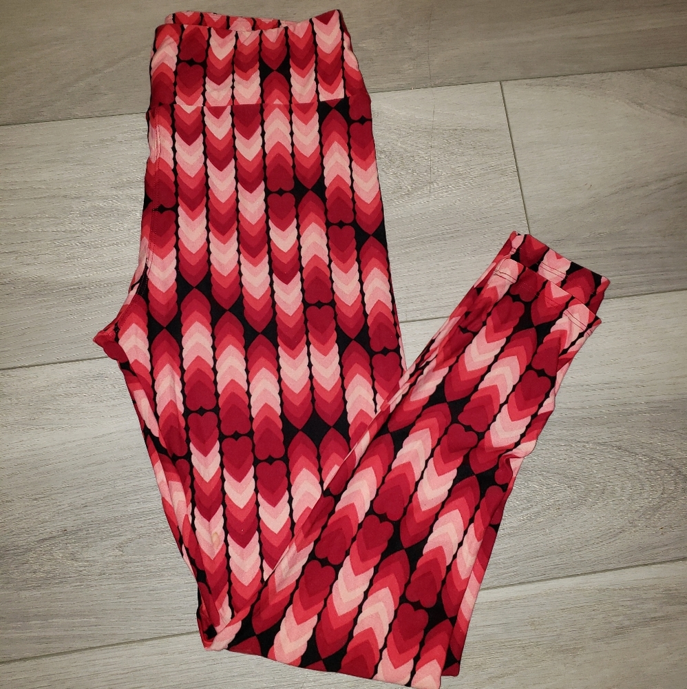 LuLaRoe TC Heart Leggings. Great for Valentine's Day!
